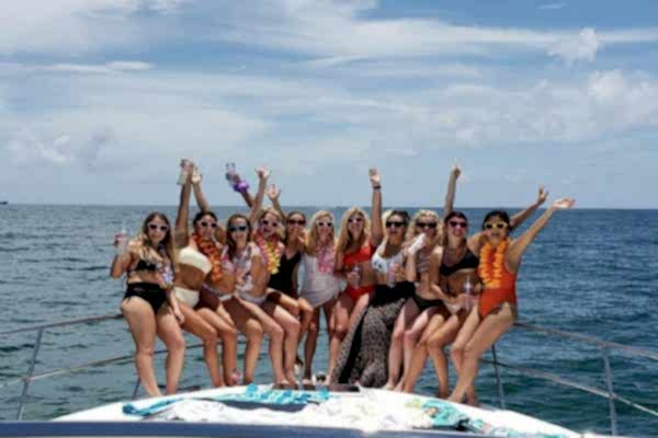 Teknede Bekarlığa Veda Partisi ve Onun Süresi.